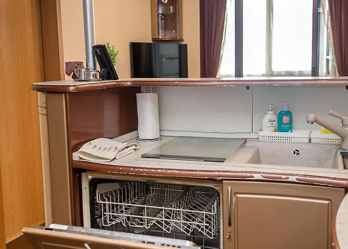 Apartmán Bright & Spacious 2-bedroom Flat In By Flat Mаnаger