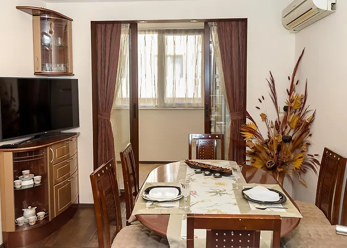 Apartmán Bright & Spacious 2-bedroom Flat In By Flat Mаnаger *