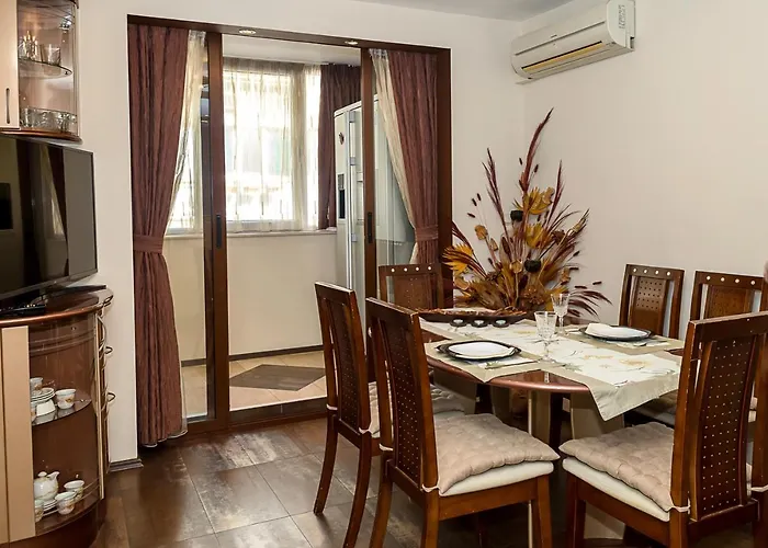 Bright & Spacious 2-bedroom Flat In By Flat Mаnаger Apartmán