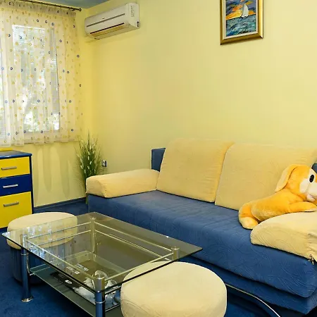 Bright & Spacious 2-bedroom Flat In By Flat Mаnаger