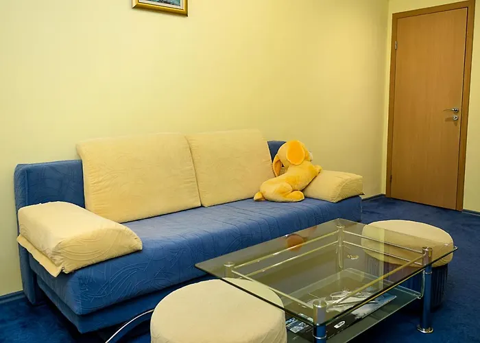 Bright & Spacious 2-bedroom Flat In By Flat Mаnаger *